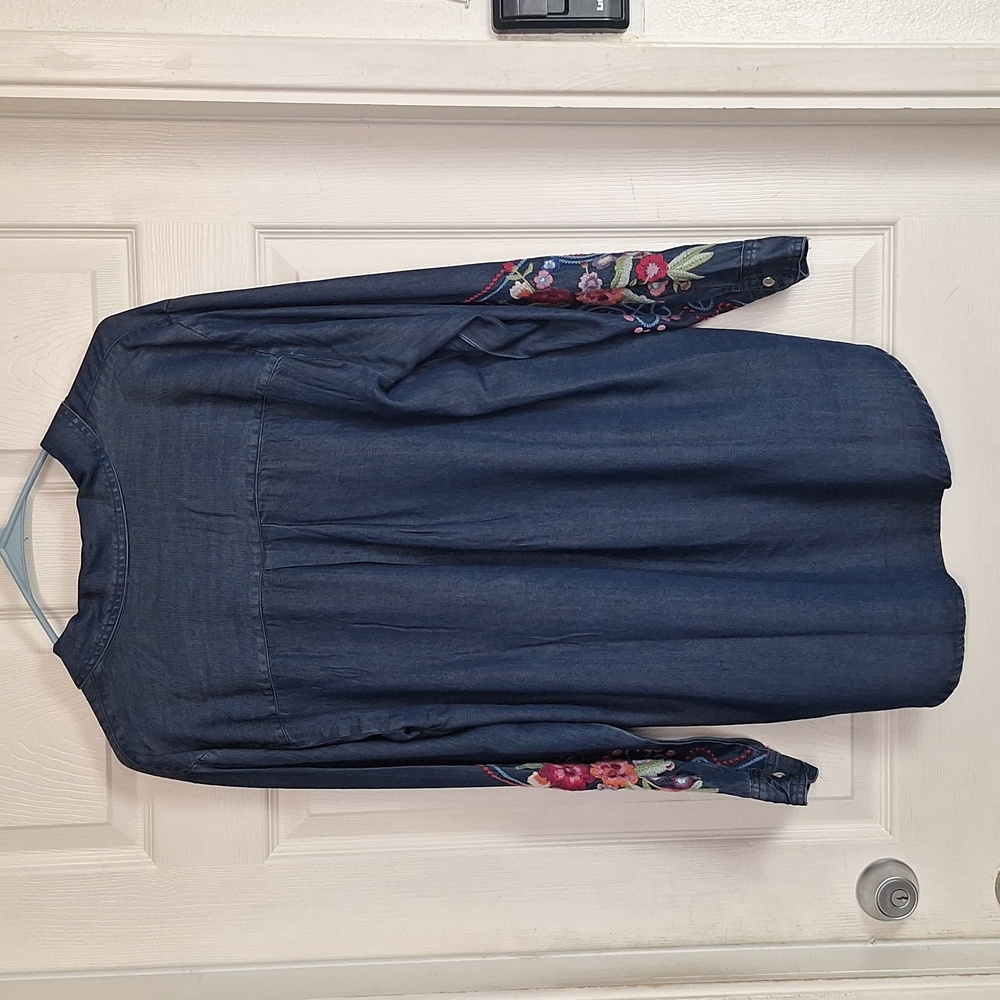 Johnny Was OVERSIZED SHIRT TUNIC Medium NWT - Picture 9 of 9